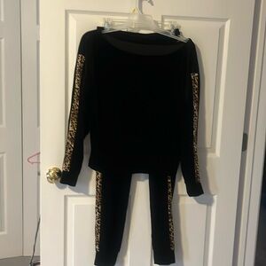 2 pc set Sz large velour/ velvety black and leopard pants top set
